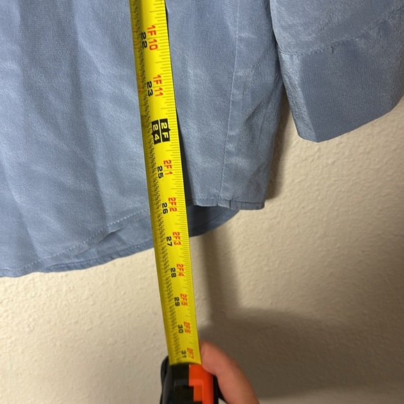 Joie 100% Silk Blouse in Dusty Blue V-neck with pockets size Small - Picture 10 of 11